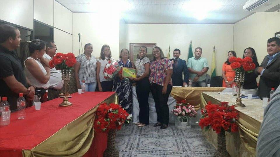 Câmara de Vereadores de Mâncio Lima concede o PRÊMIO MULHER DESTAQUE – 1ª Edição, à Professora Renê Araújo de Menezes