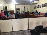 VEREADORES SE REUNEM COM SECRETARIA DE SAÚDE PARA TRATAR SOBRE  COVID-19 NO MUNICIPIO. 